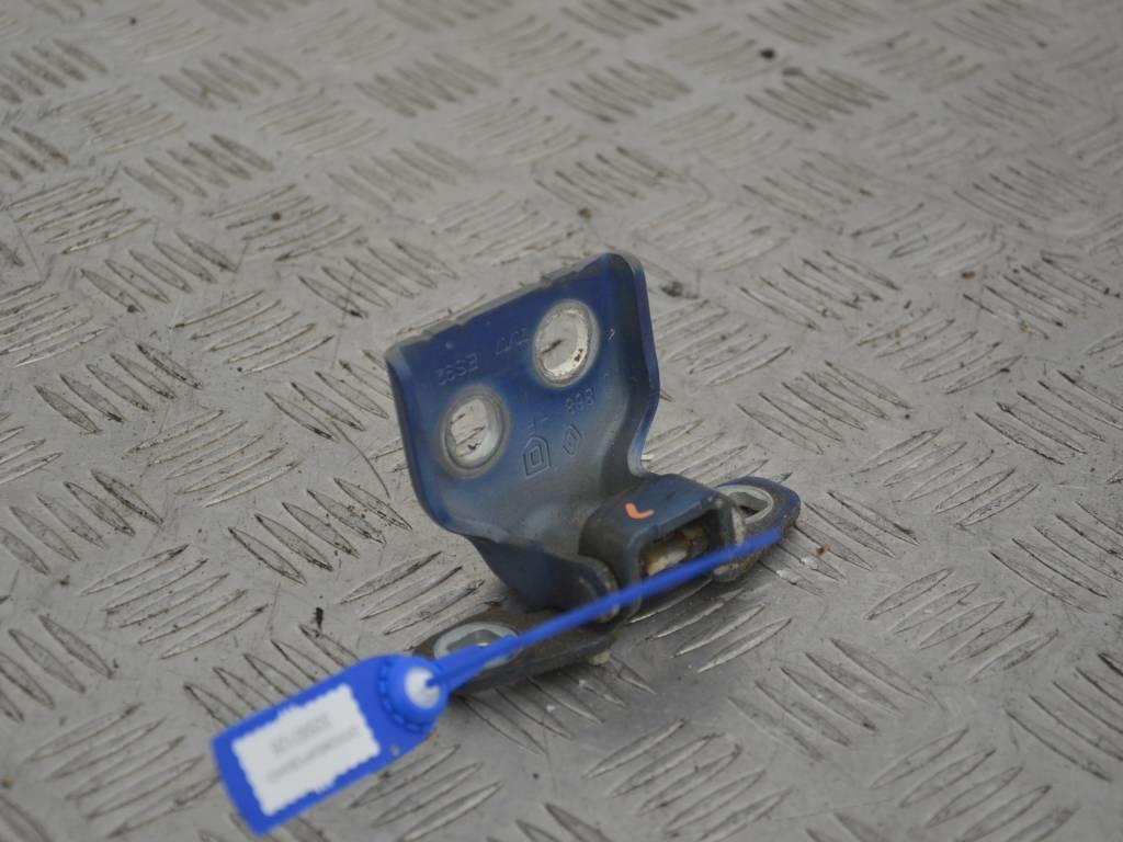 Петля двери передней левой