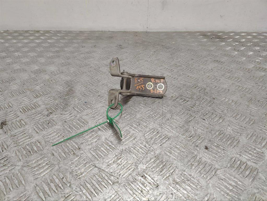 Петля двери передней правой