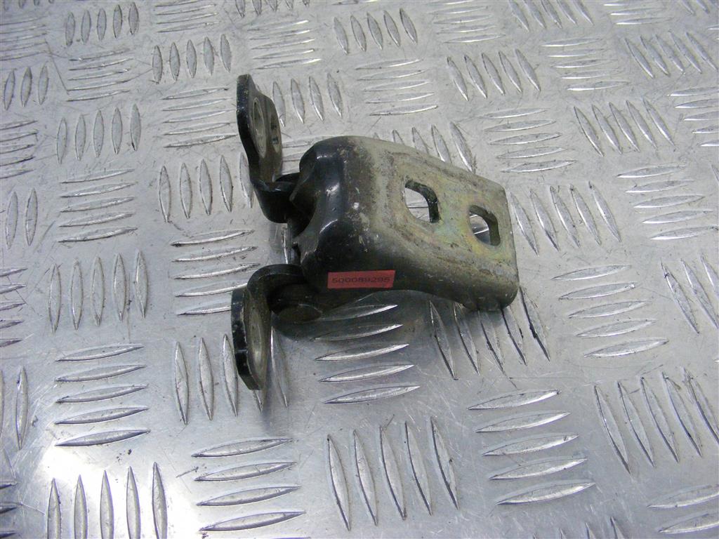 Петля двери