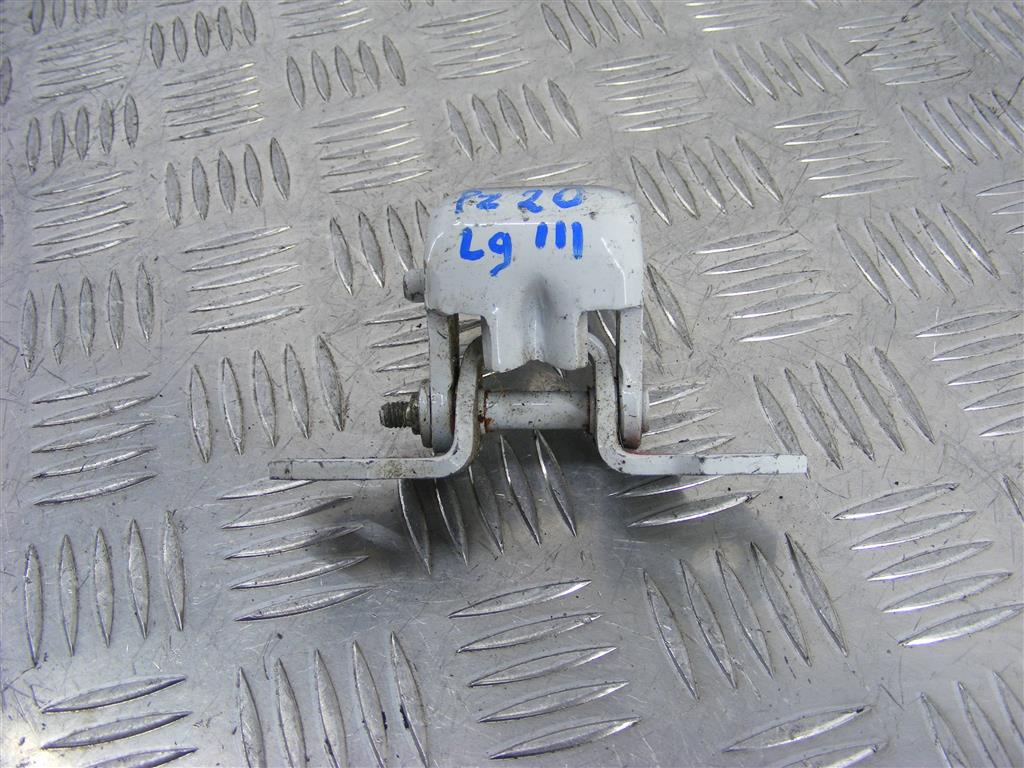 Петля двери