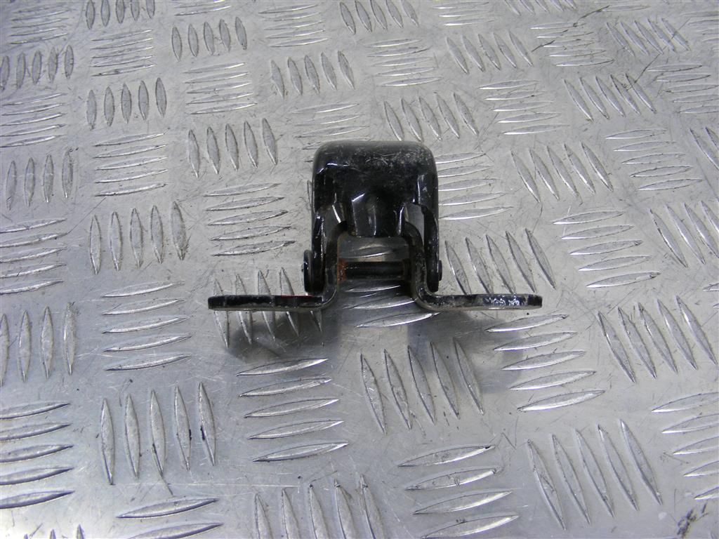 Петля двери