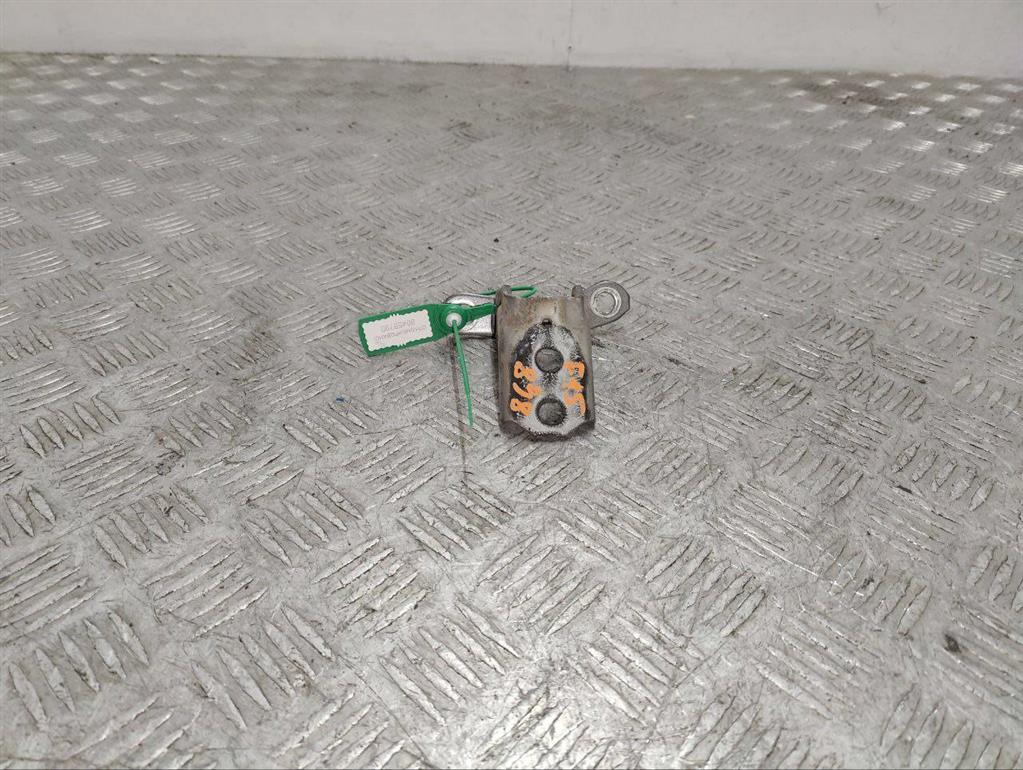 Петля двери