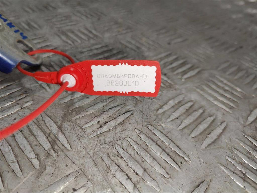 Петля двери