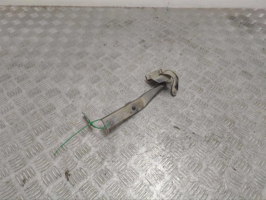 Петля капота правая