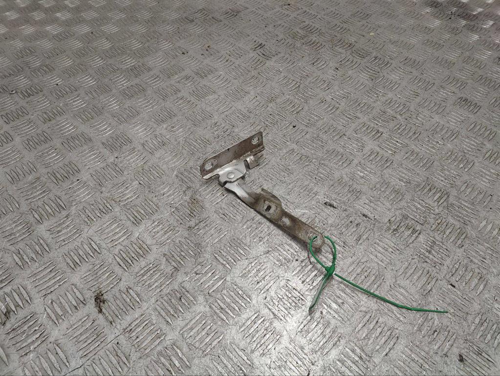 Петля капота правая