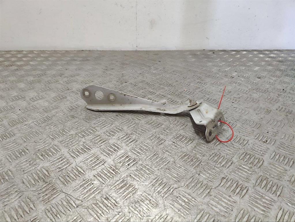 Петля капота правая