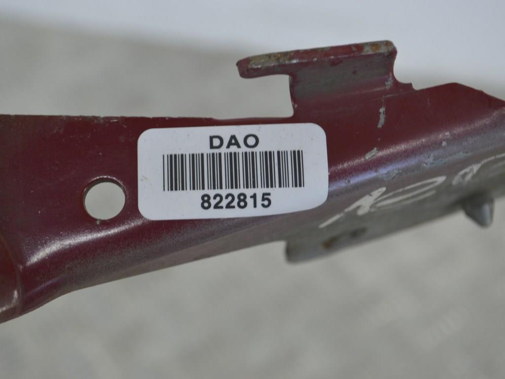 Петля капота