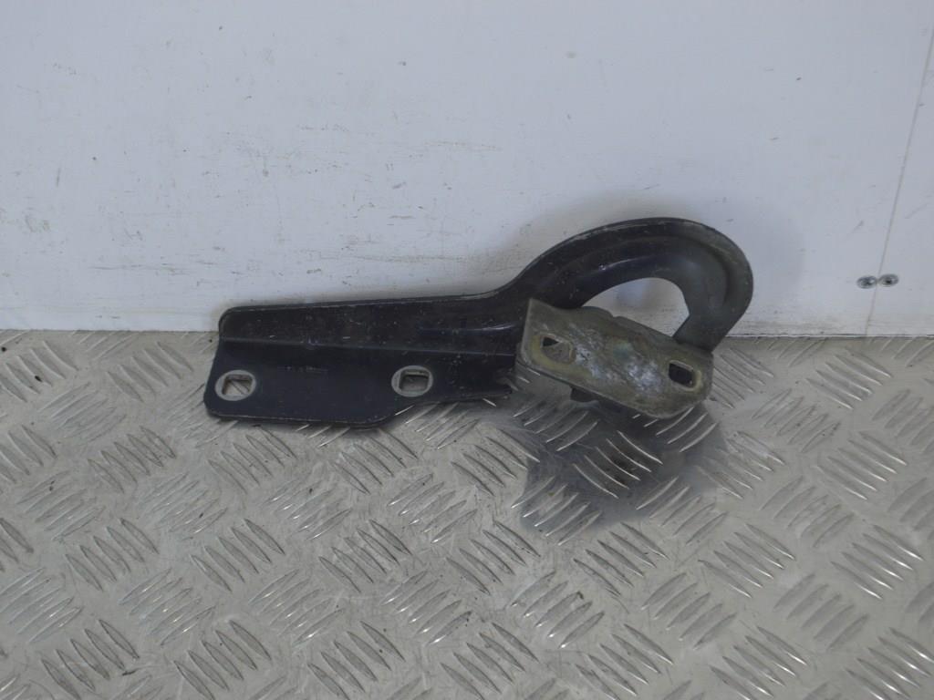 Петля капота