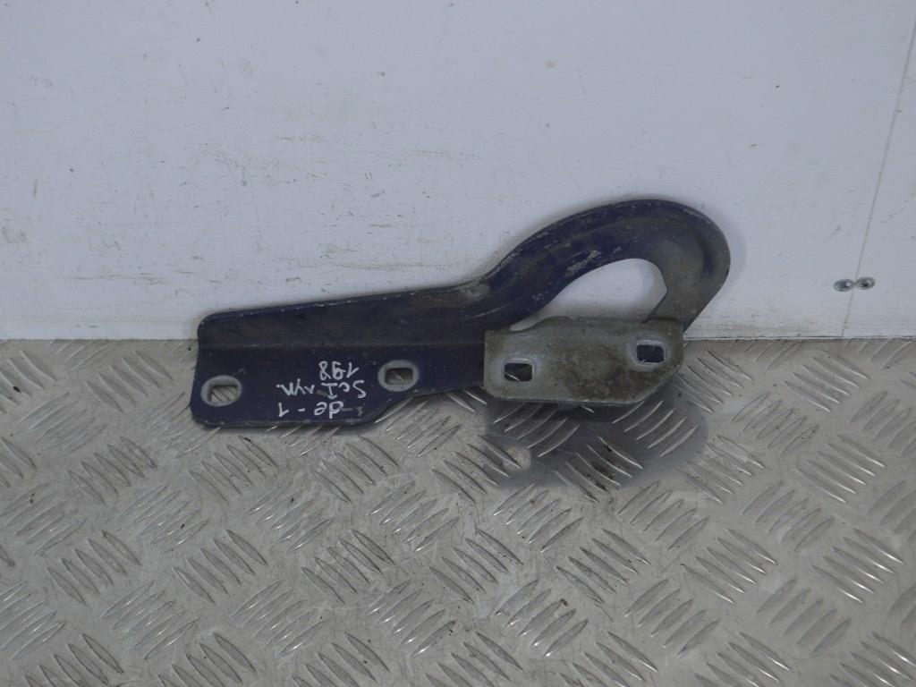 Петля капота