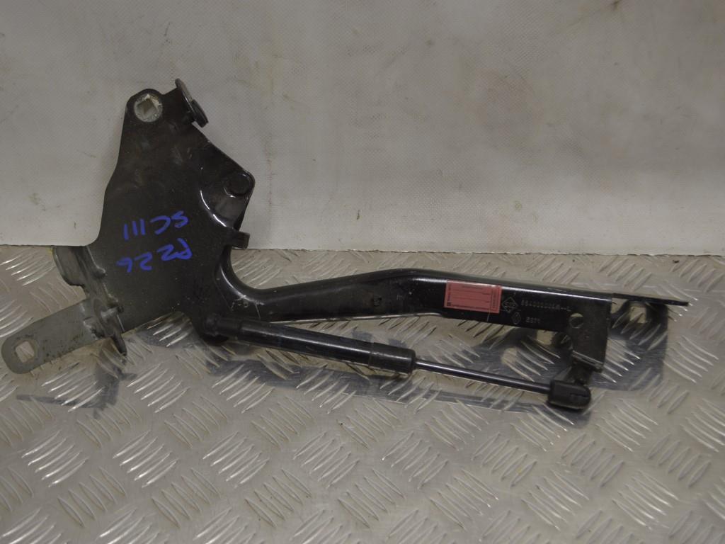 Петля капота