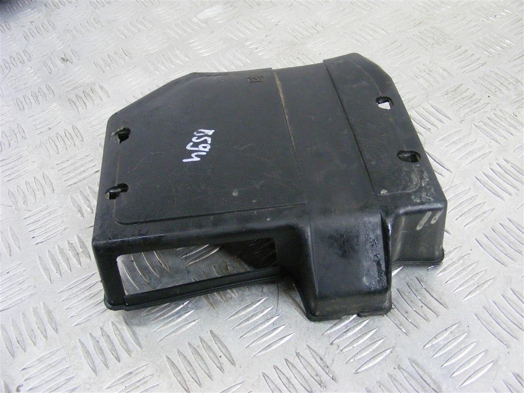 Пластик моторного отсека