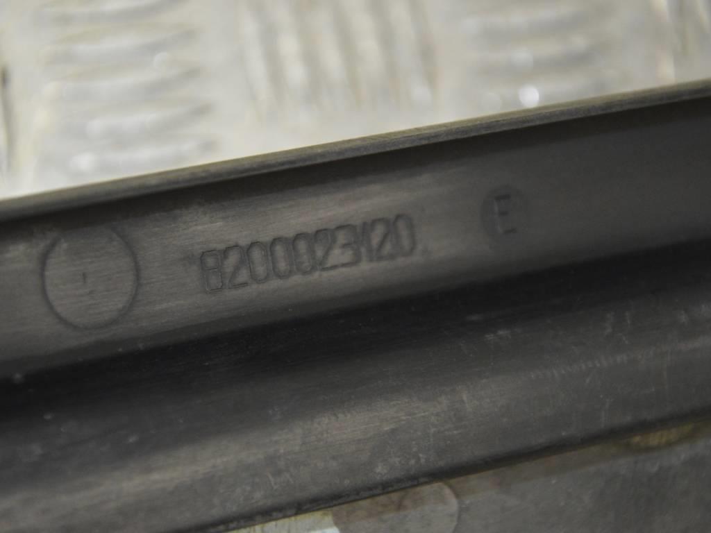 Пластик моторного отсека