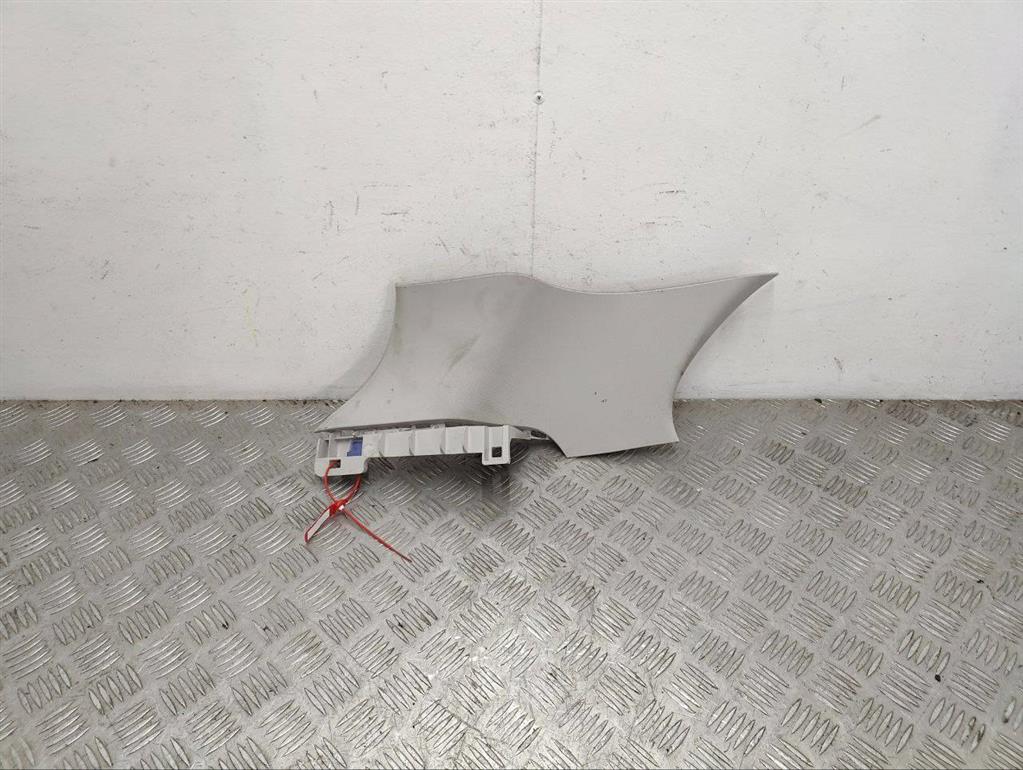 Пластик моторного отсека