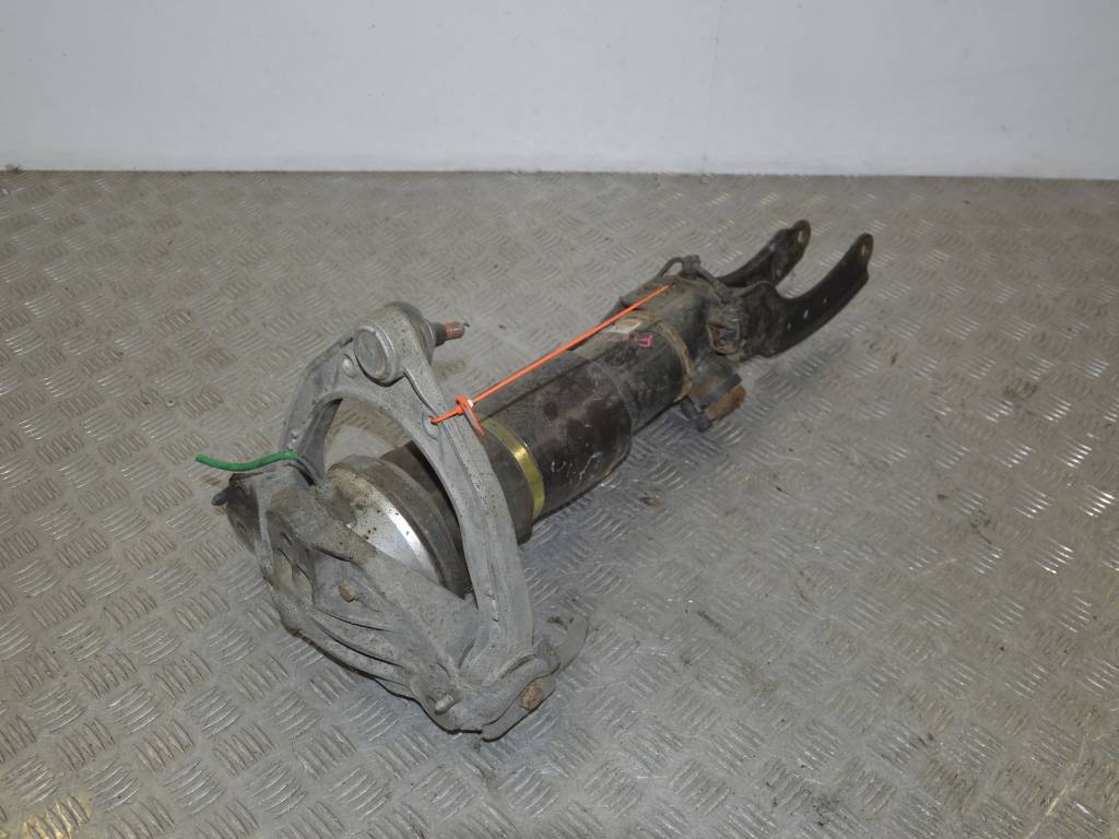 Пневмостойка передняя