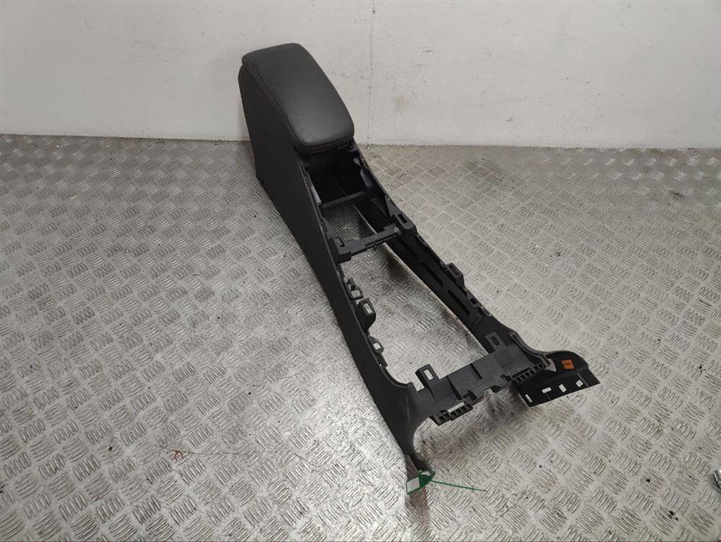 Подлокотник