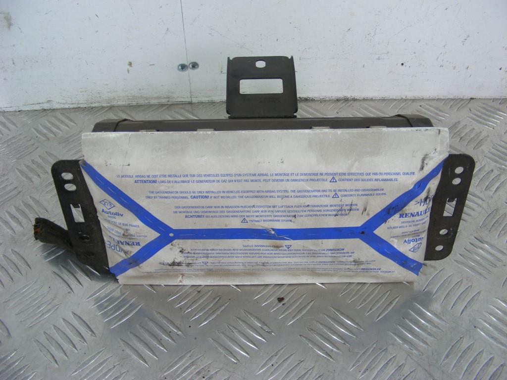 Подушка безопасности пассажира