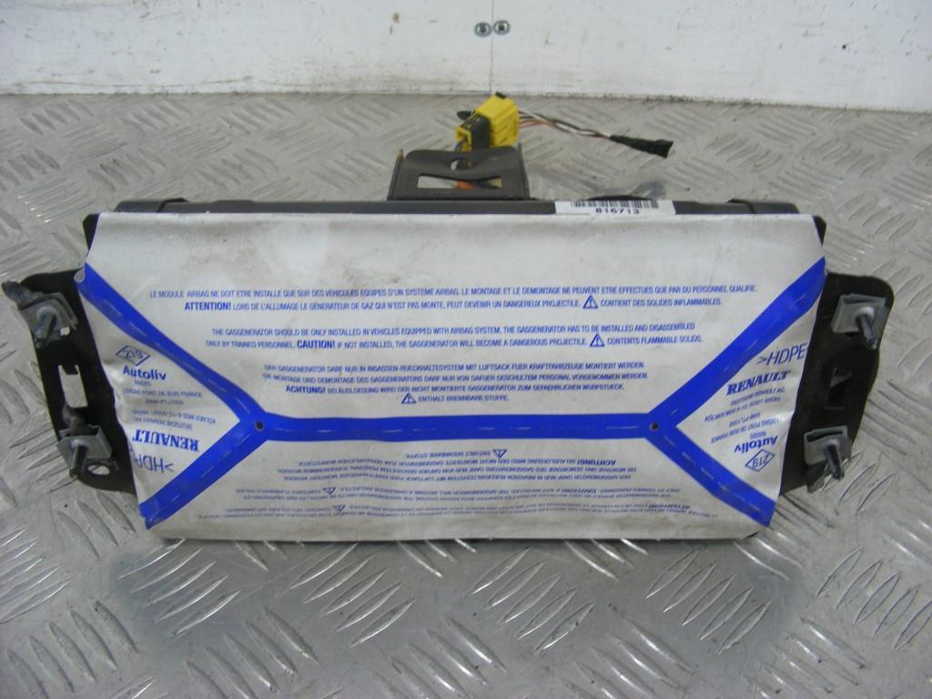 Подушка безопасности пассажира