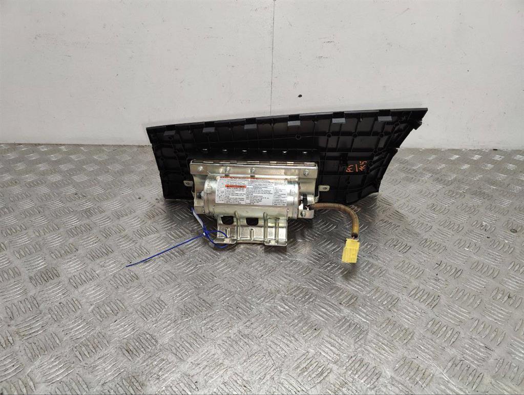 Подушка безопасности пассажира