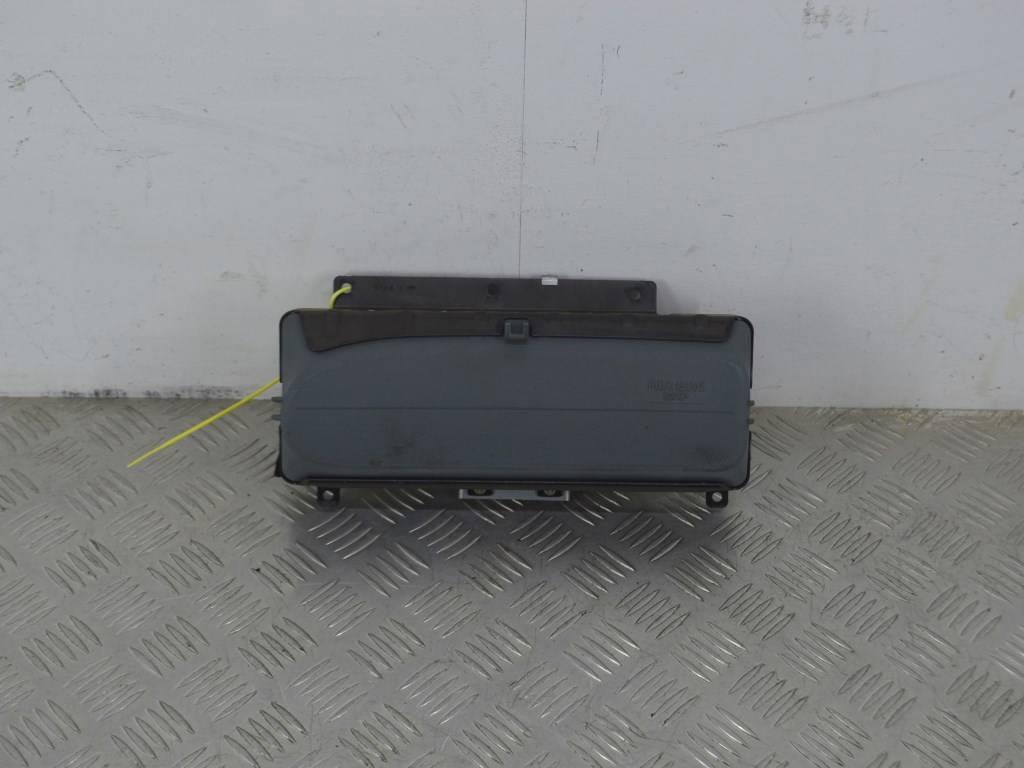 Подушка безопасности пассажира