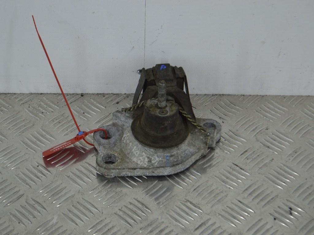 Подушка крепления двигателя Renault Kangoo 1 (1997-2007) 8200267625