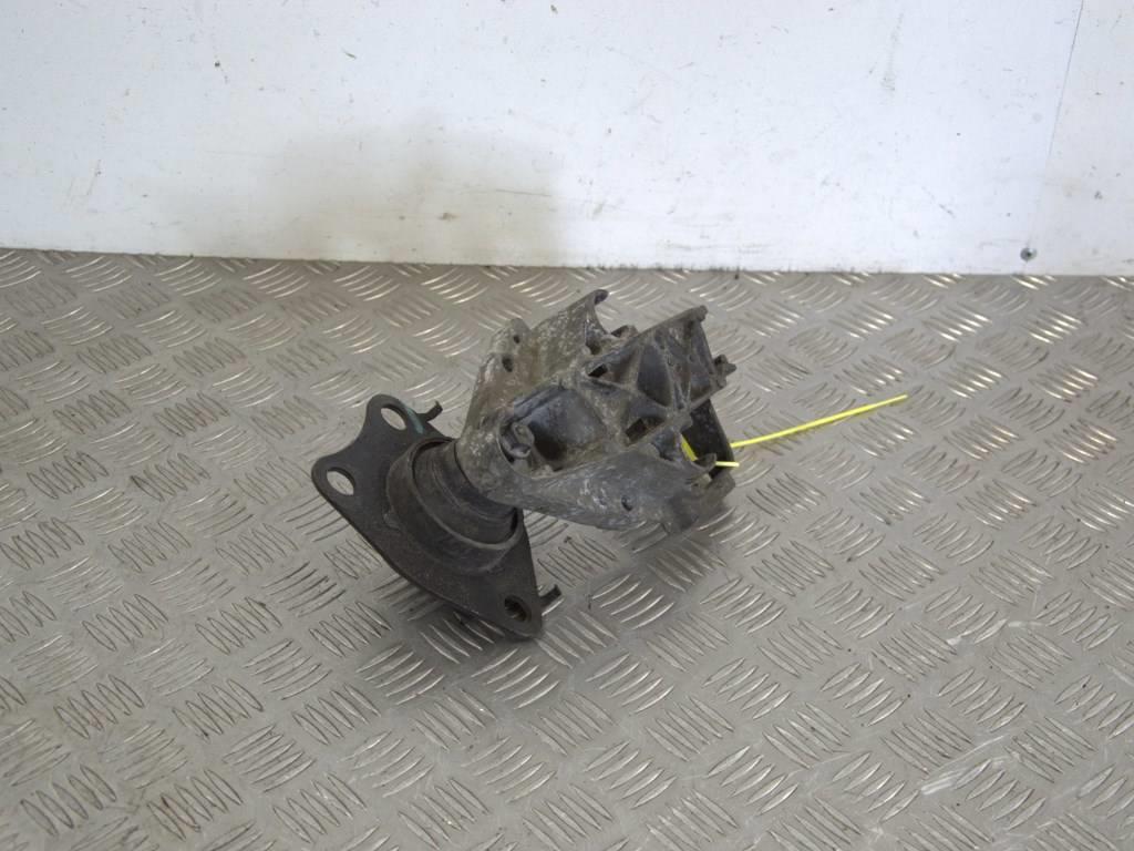 Подушка крепления двигателя Renault Megane 1 (1996-2002) 7700430752