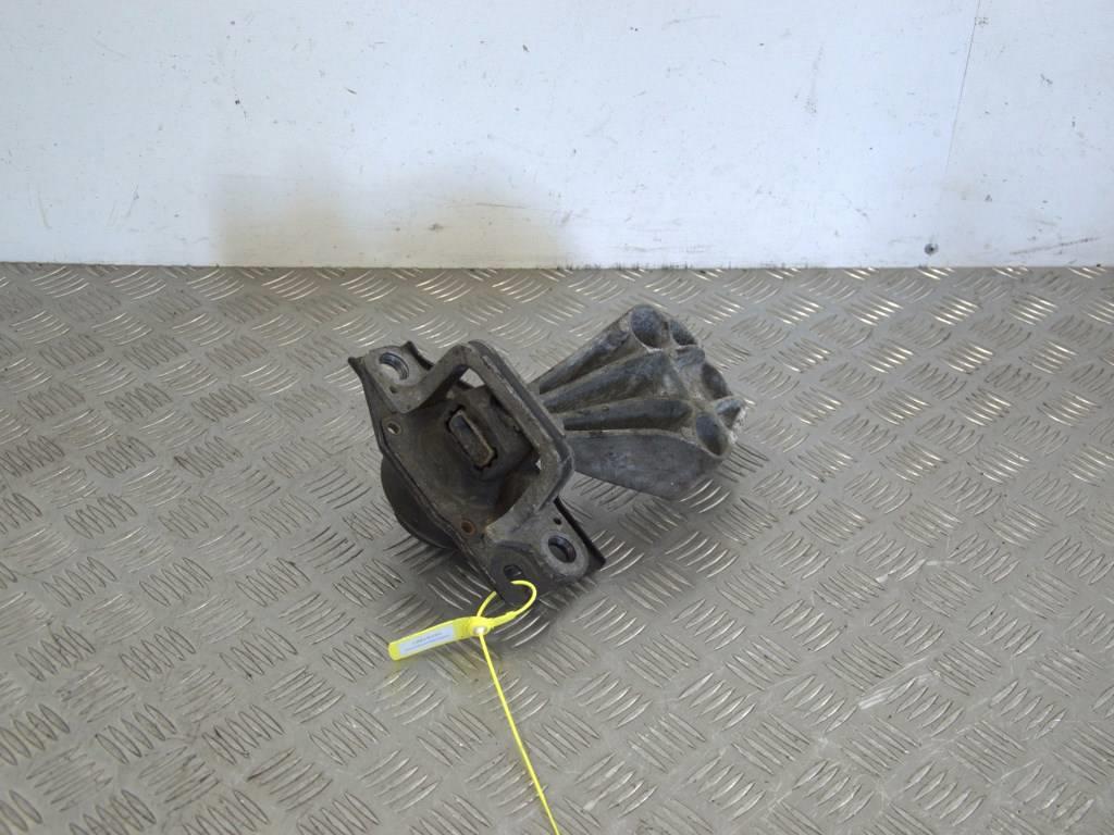 Подушка крепления двигателя