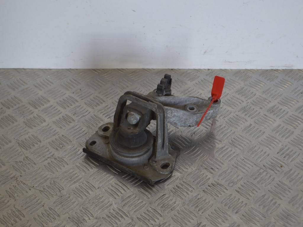 Подушка крепления двигателя Renault Trafic 2 (2001-2006) 8200404274, 8200378211, 93853290, 938539921