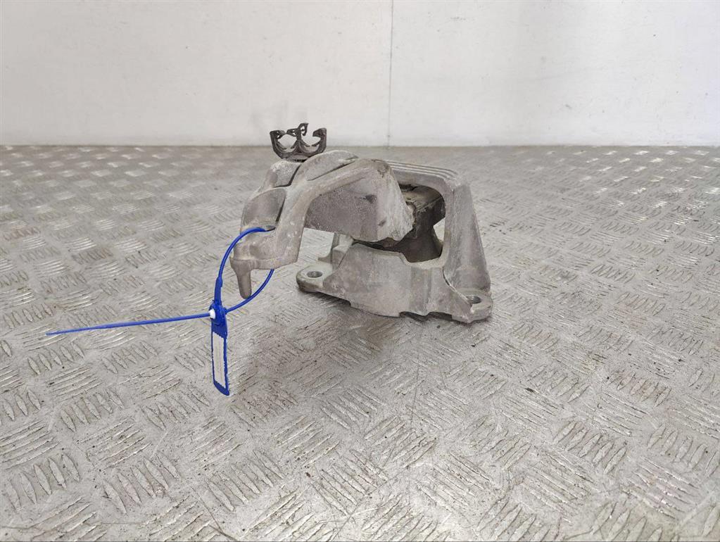 Подушка крепления двигателя