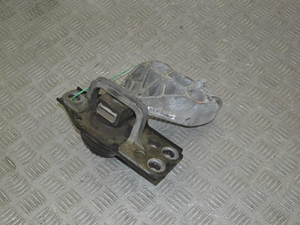 Подушка крепления двигателя