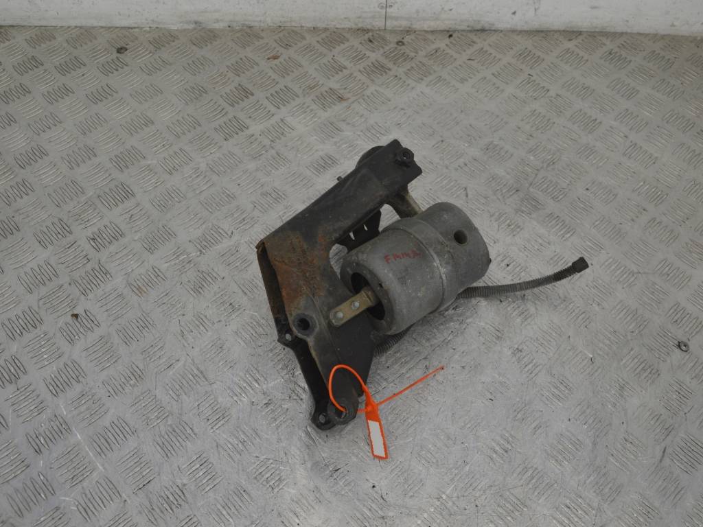 Подушка крепления двигателя