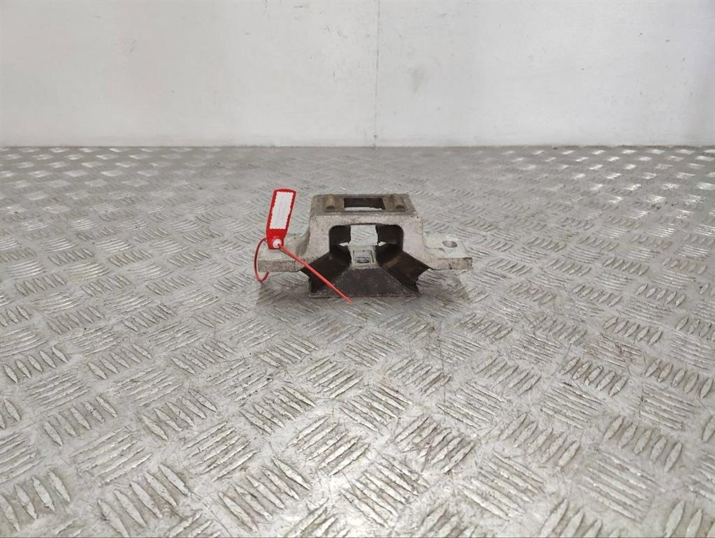 Подушка крепления КПП