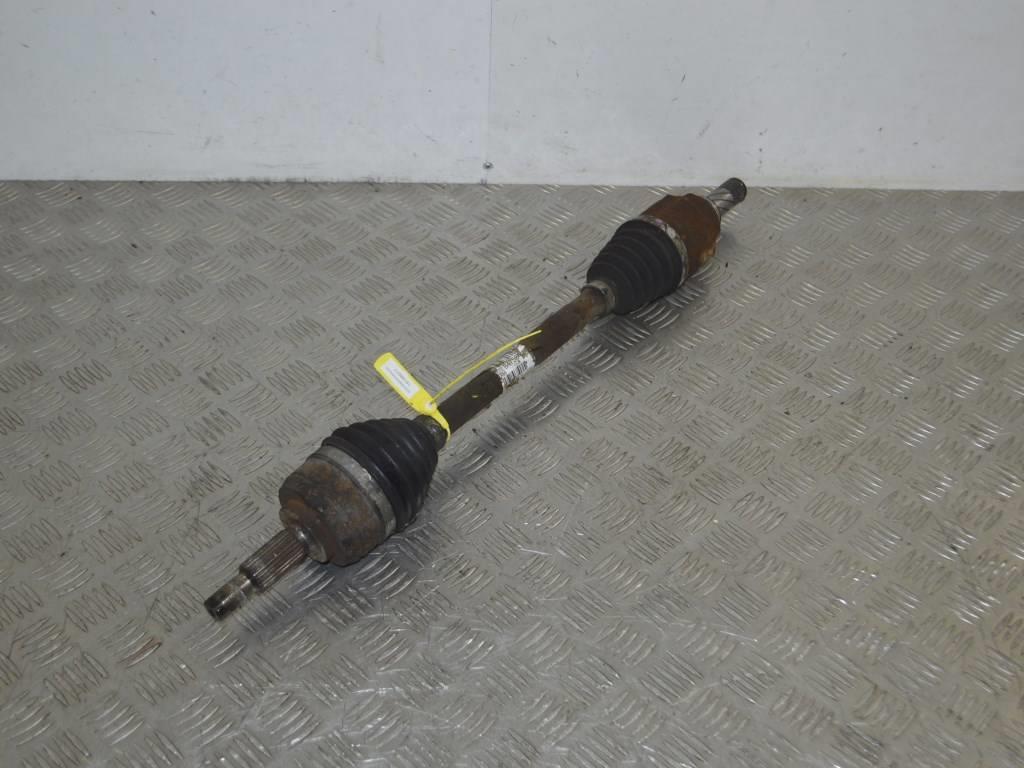 Полуось передняя левая (приводной вал, ШРУС) Renault Megane 3 (2008-2019) 8200847584