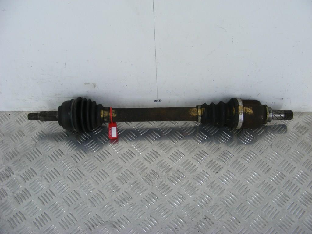 Полуось передняя левая (приводной вал, ШРУС) Renault Scenic 2 (2003-2009)