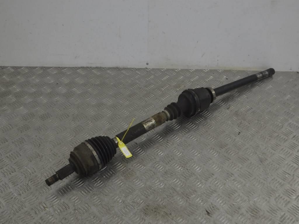 Полуось передняя правая (приводной вал, ШРУС) Renault Laguna 2 (2001-2007) 8200387466
