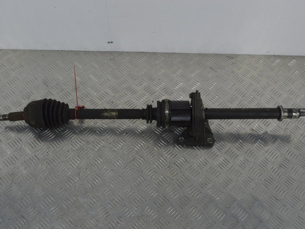 Полуось передняя правая (приводной вал, ШРУС) Renault Megane 2 (2002-2008) 8200198015