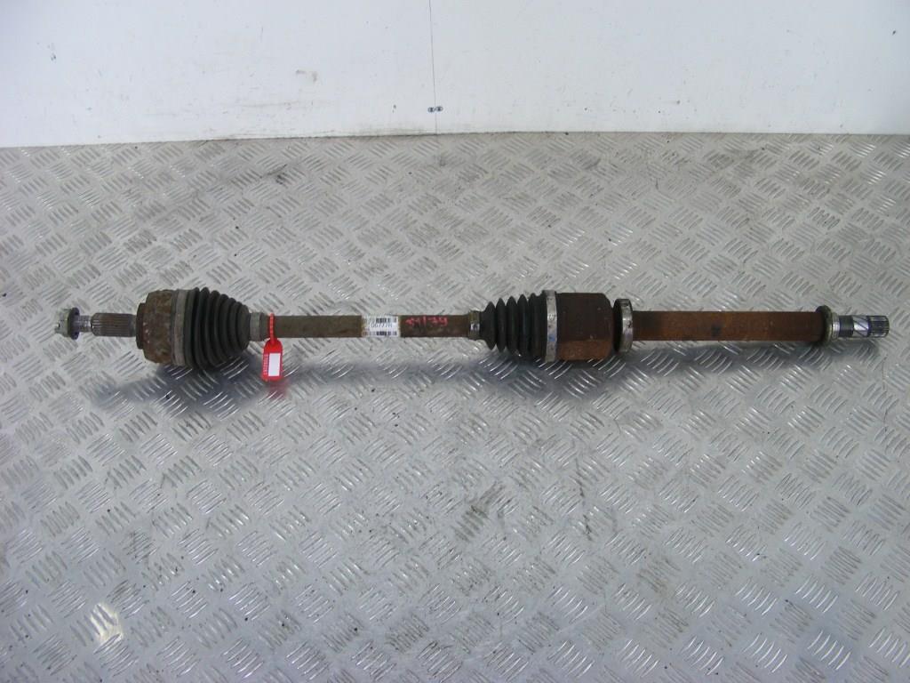 Полуось передняя правая (приводной вал, ШРУС) Renault Megane 3 (2008-2019) 391006777R