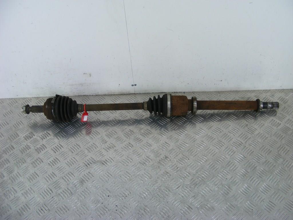 Полуось передняя правая (приводной вал, ШРУС) Renault Scenic 3 (2008-2015) 391006777R