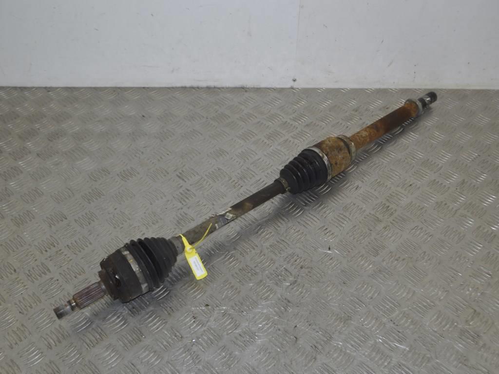 Полуось передняя правая (приводной вал, ШРУС) Renault Scenic 3 (2008-2015)