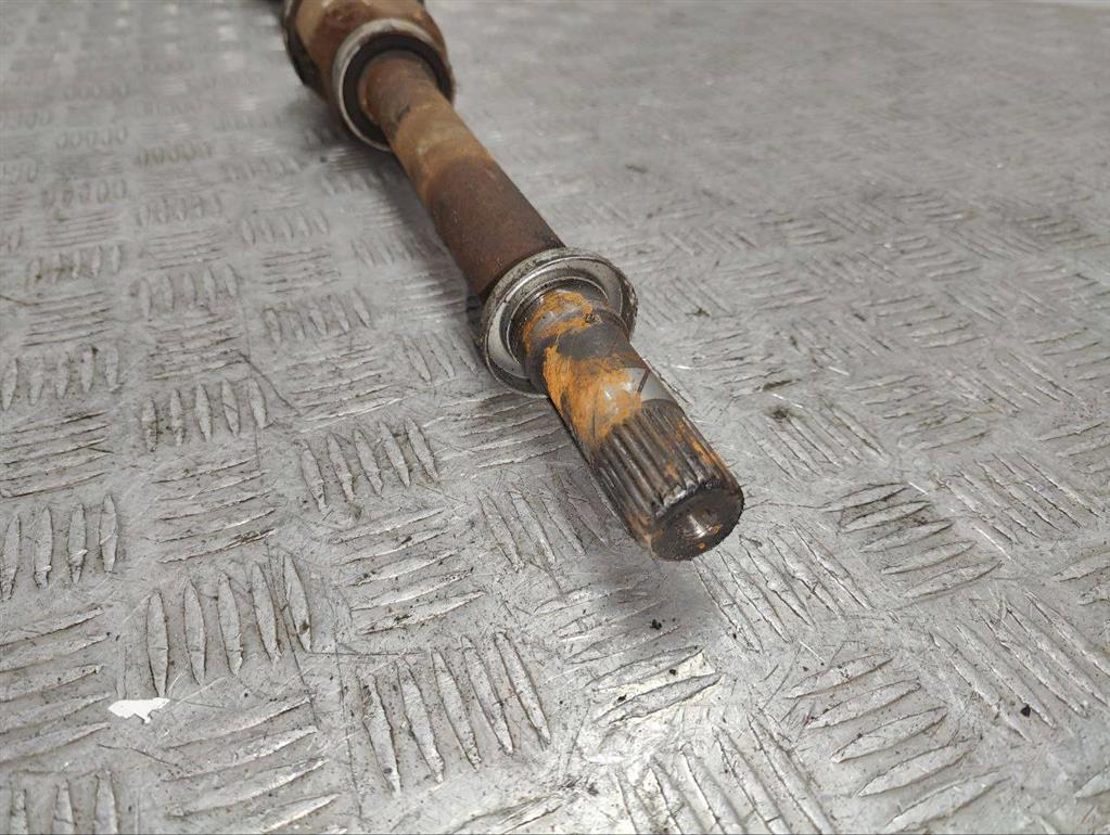 Полуось передняя правая (приводной вал, ШРУС)