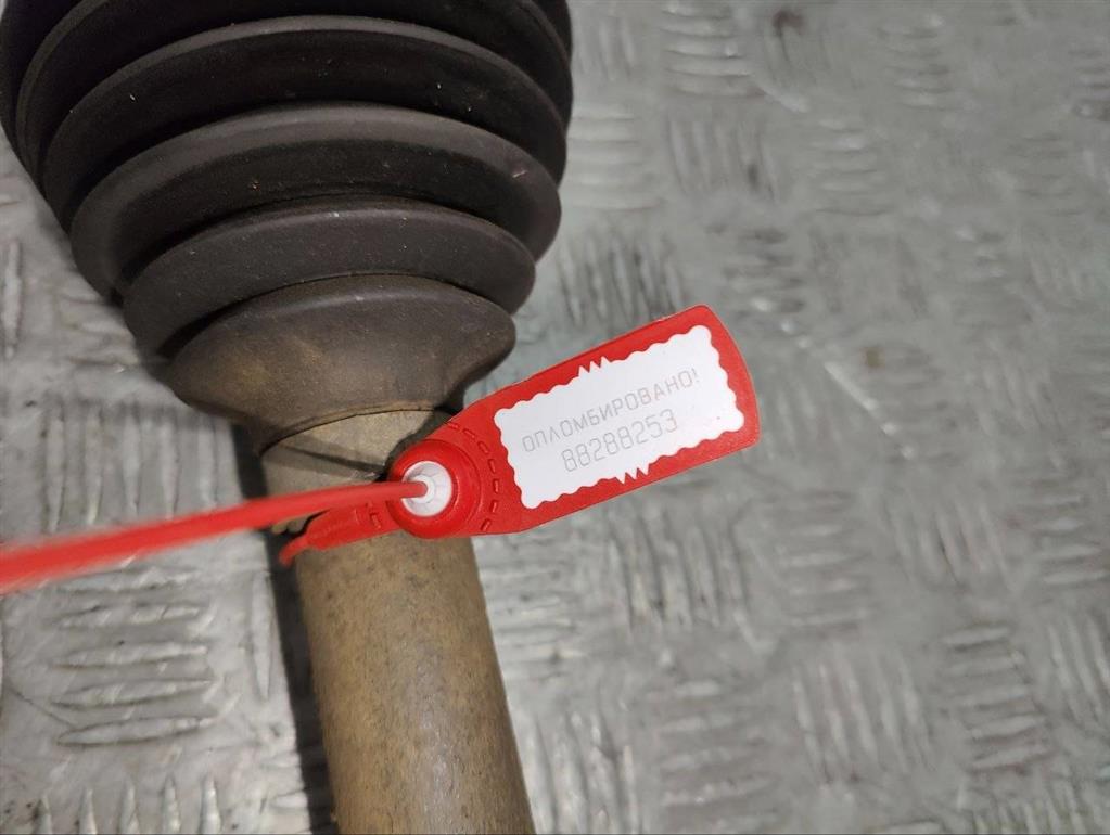 Полуось передняя правая (приводной вал, ШРУС)