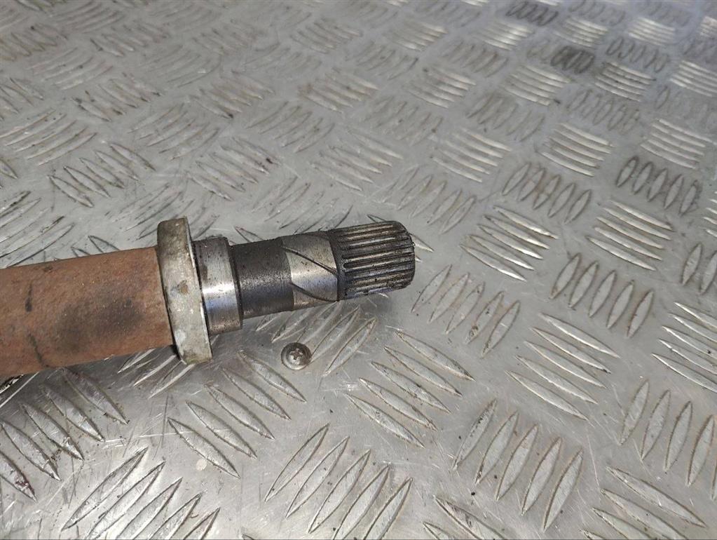 Полуось передняя правая (приводной вал, ШРУС)