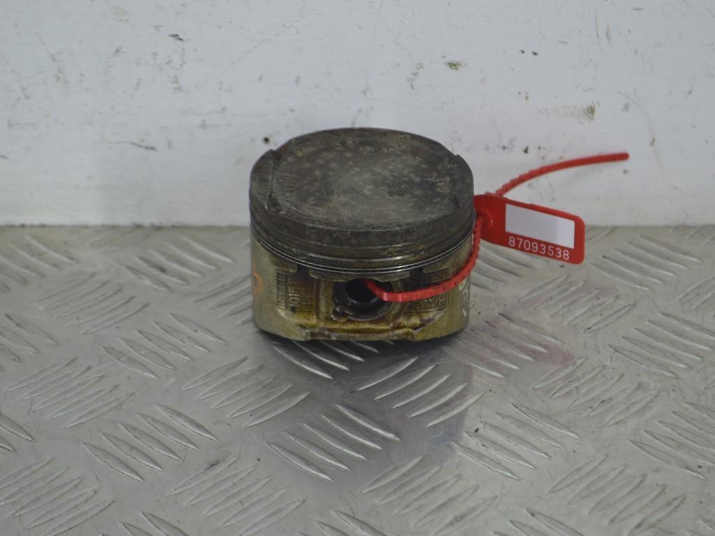 Поршень Renault Scenic 1 (1996-2003)