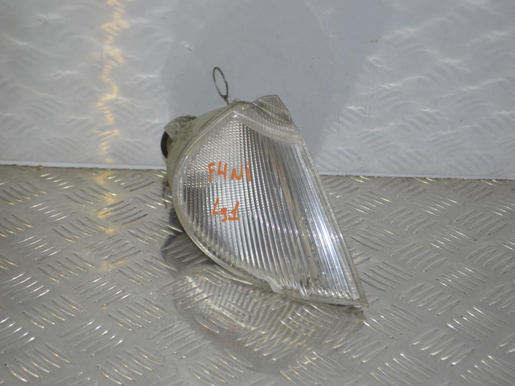 Поворотник правый