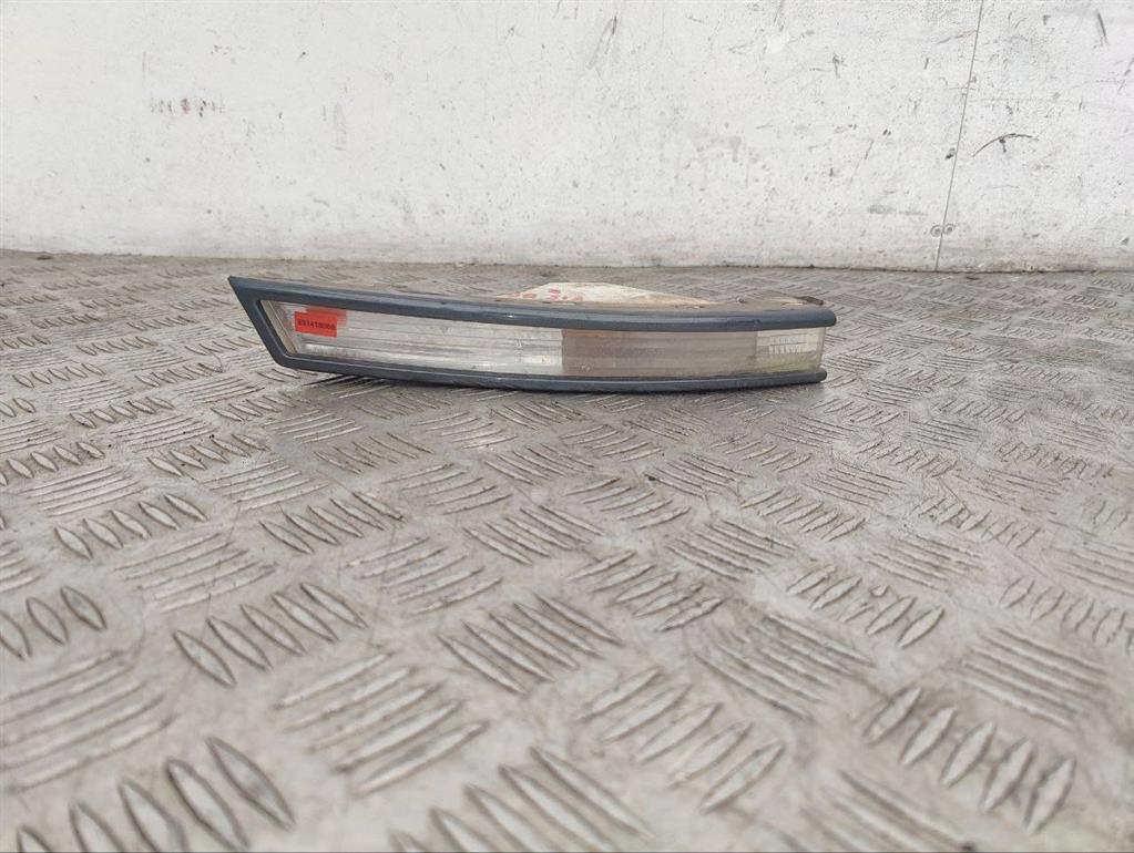 Поворотник правый