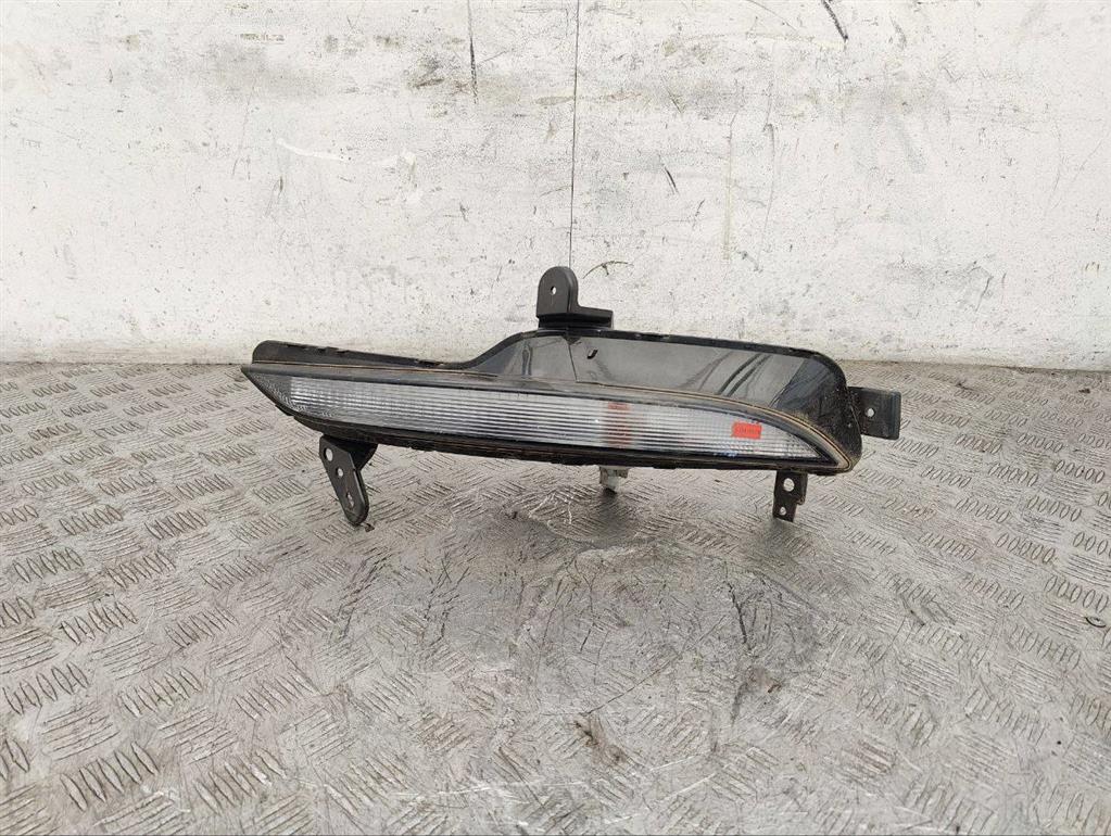 Поворотник правый