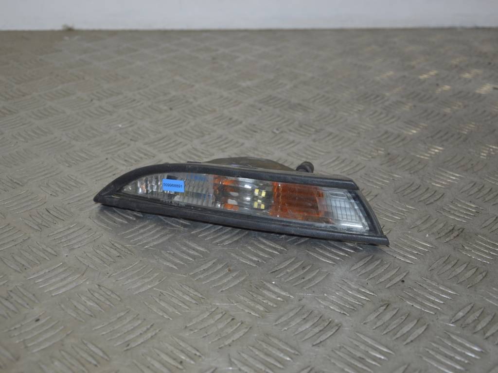 Поворотник правый