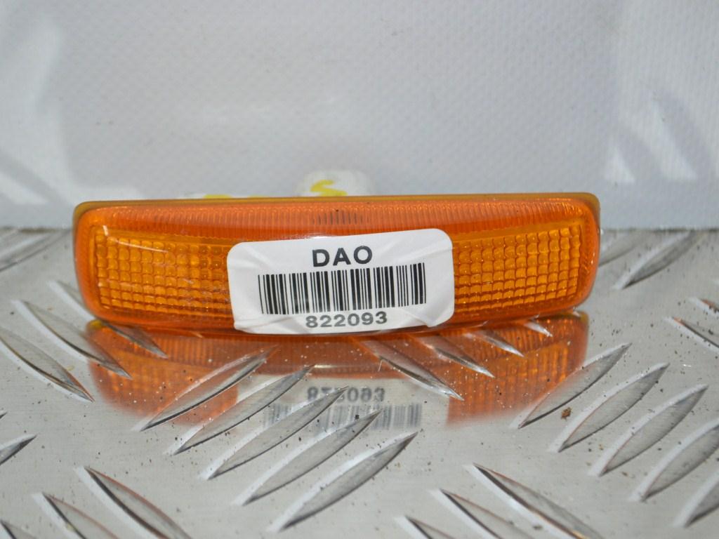 Повторитель передний левый