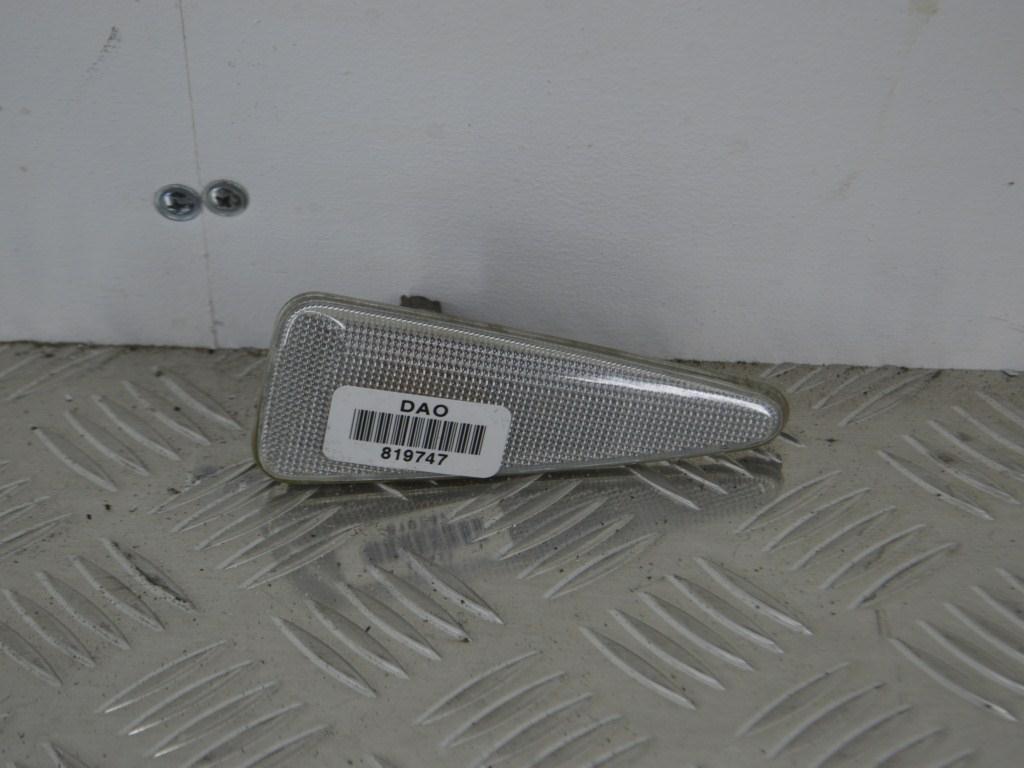 Повторитель передний правый