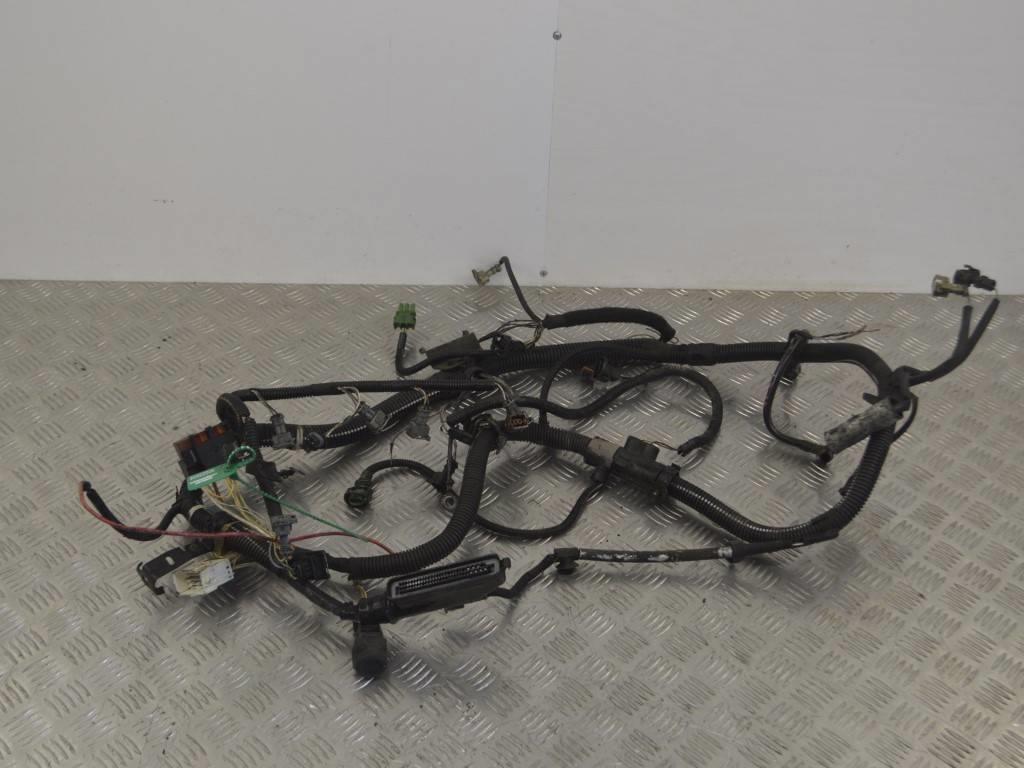 Проводка двигателя Renault Megane 1 (1996-2002)