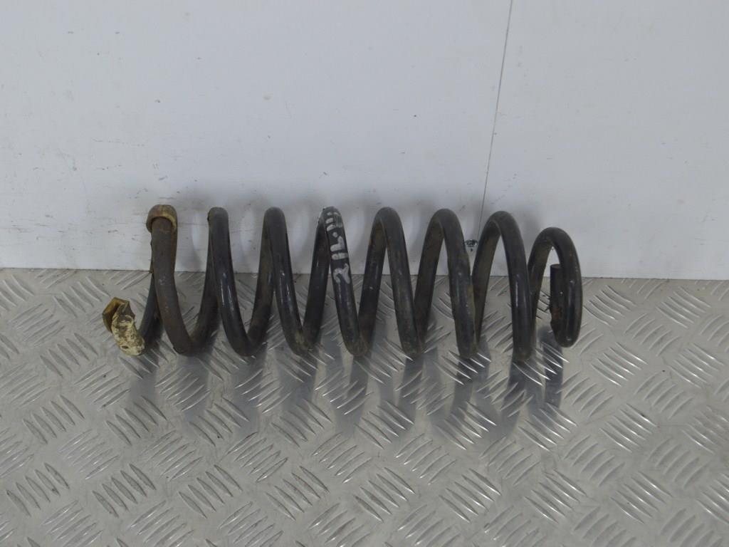 Пружина задняя